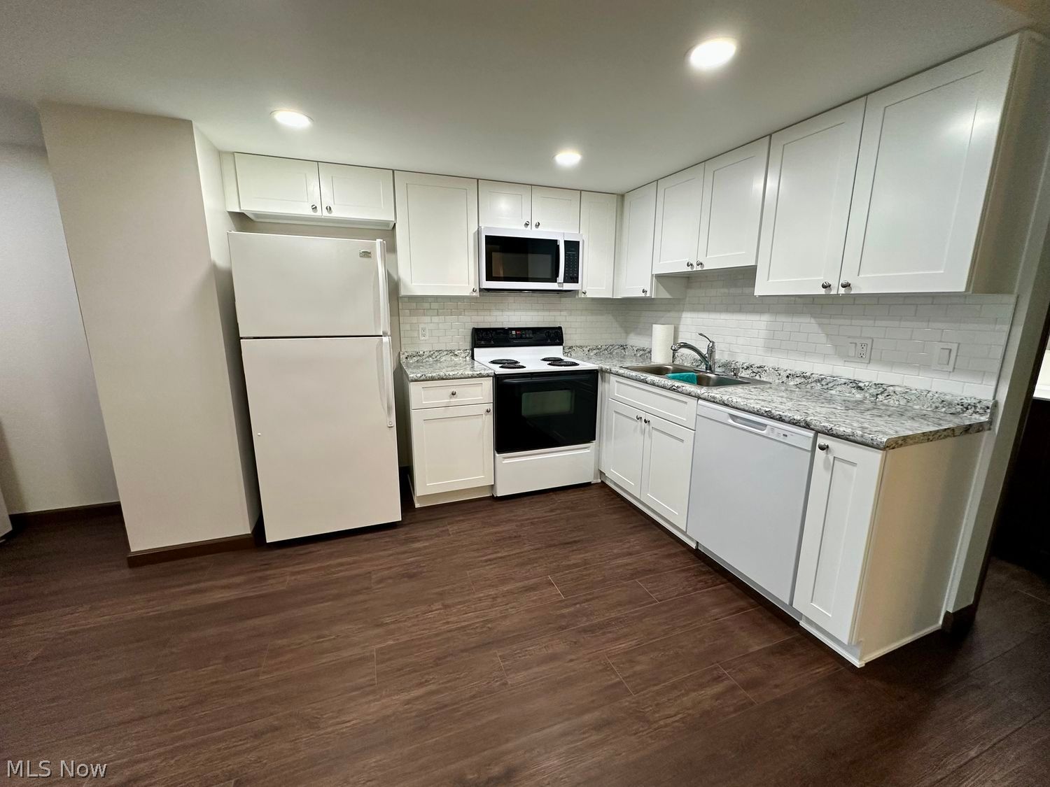 240 Deepwood Drive Wadsworth OH 44281