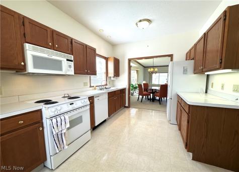 135 Village Drive Seven Hills OH 44131