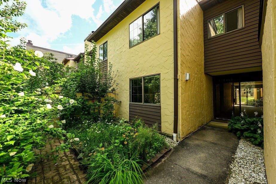 879 Hampton Ridge Drive Akron OH 44313