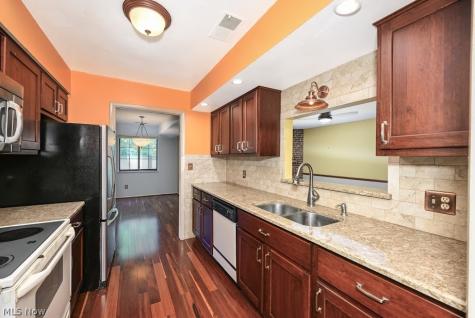 879 Hampton Ridge Drive Akron OH 44313