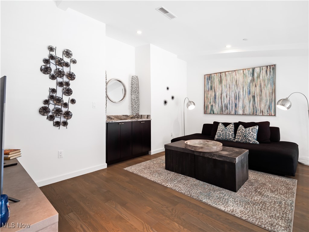 701 W Lakeside Avenue Cleveland OH 44113