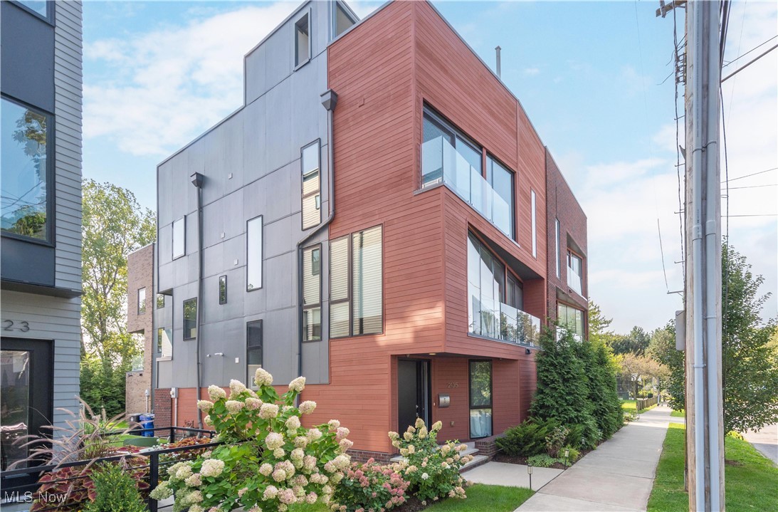 2135 W 18th Street Cleveland OH 44113