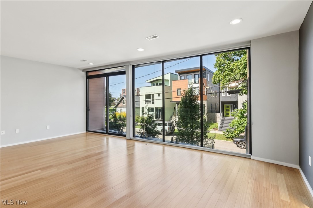 2135 W 18th Street Cleveland OH 44113