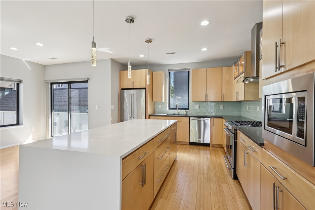 2135 W 18th Street Cleveland OH 44113