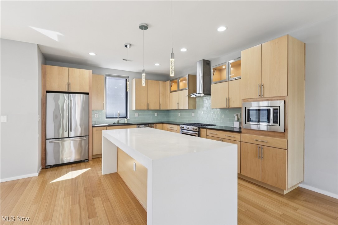 2135 W 18th Street Cleveland OH 44113