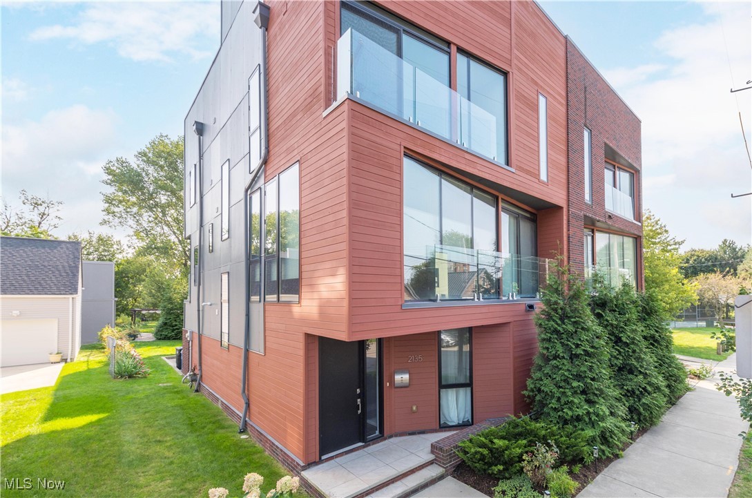 2135 W 18th Street Cleveland OH 44113