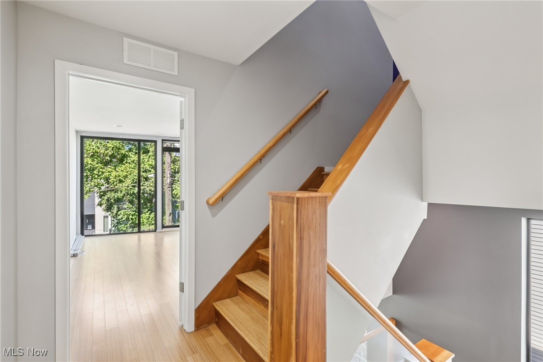 2135 W 18th Street Cleveland OH 44113