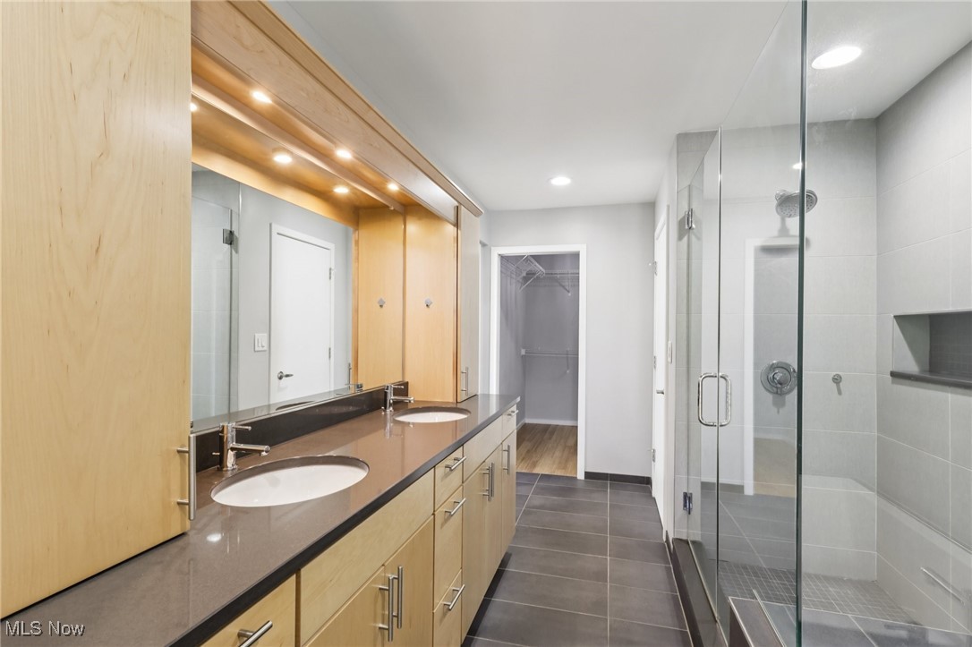 2135 W 18th Street Cleveland OH 44113