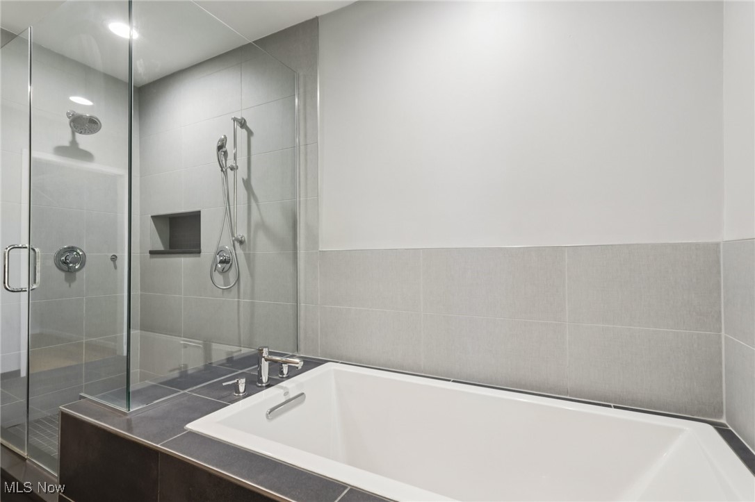 2135 W 18th Street Cleveland OH 44113