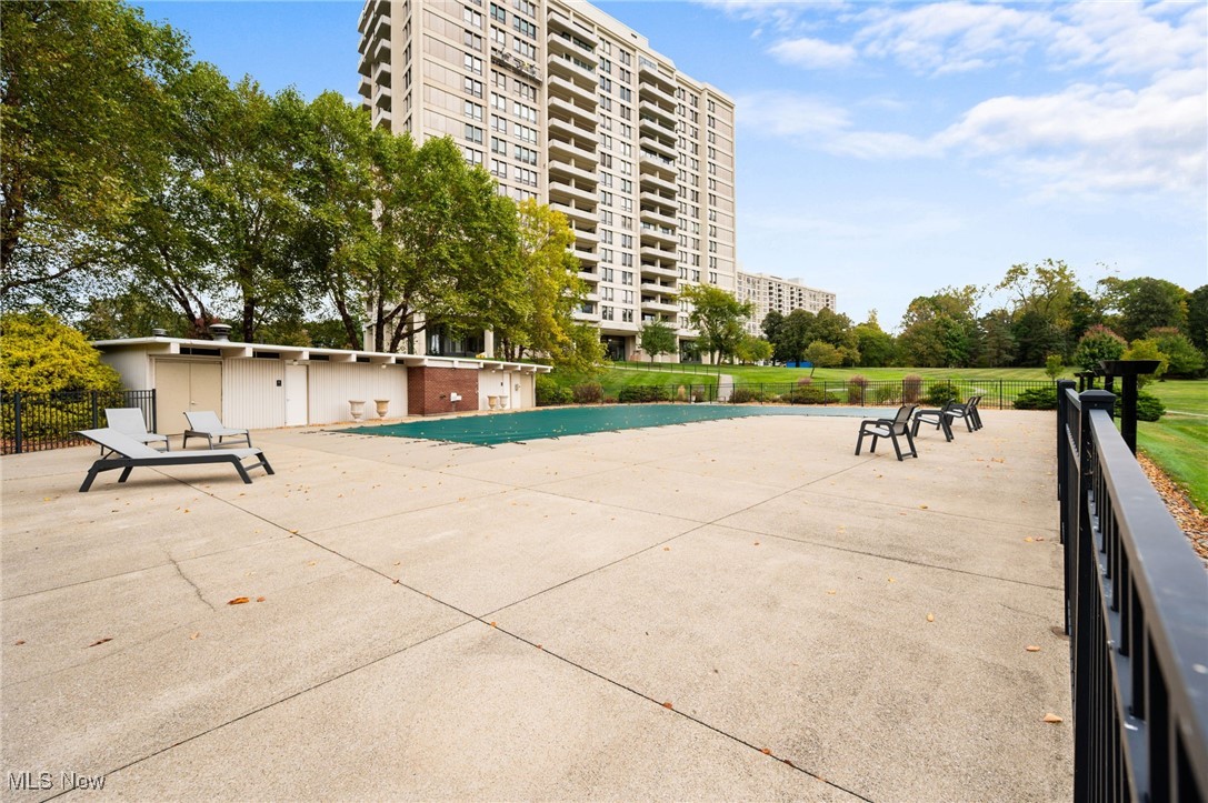 1 Bratenahl Place Cleveland OH 44108