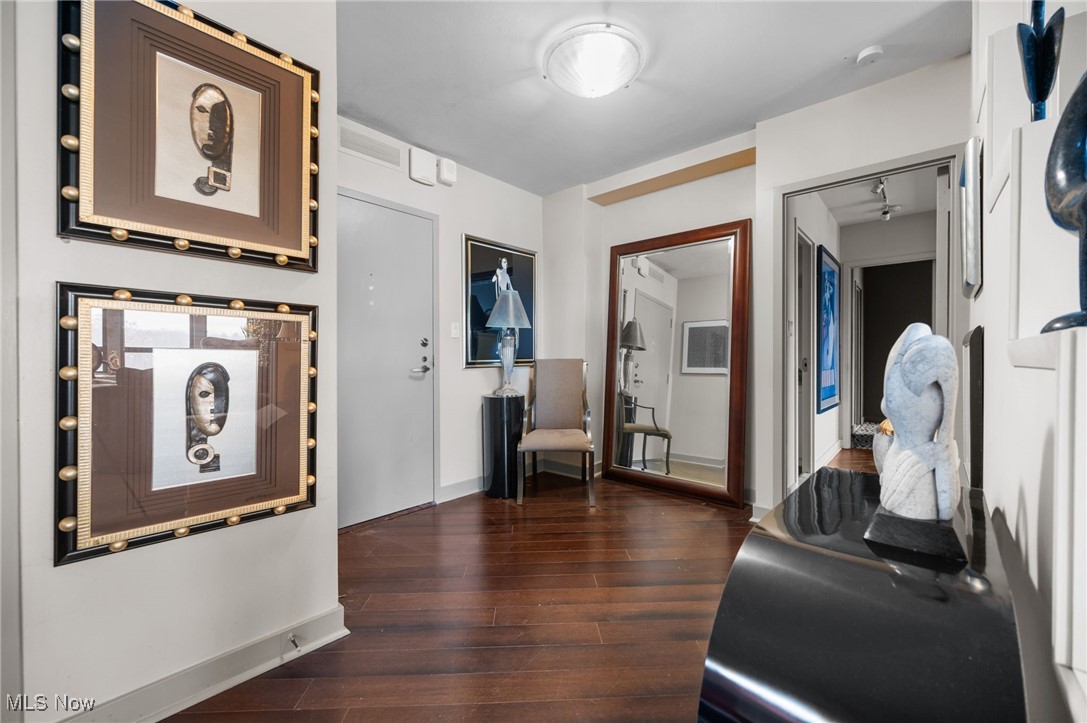 1 Bratenahl Place Cleveland OH 44108