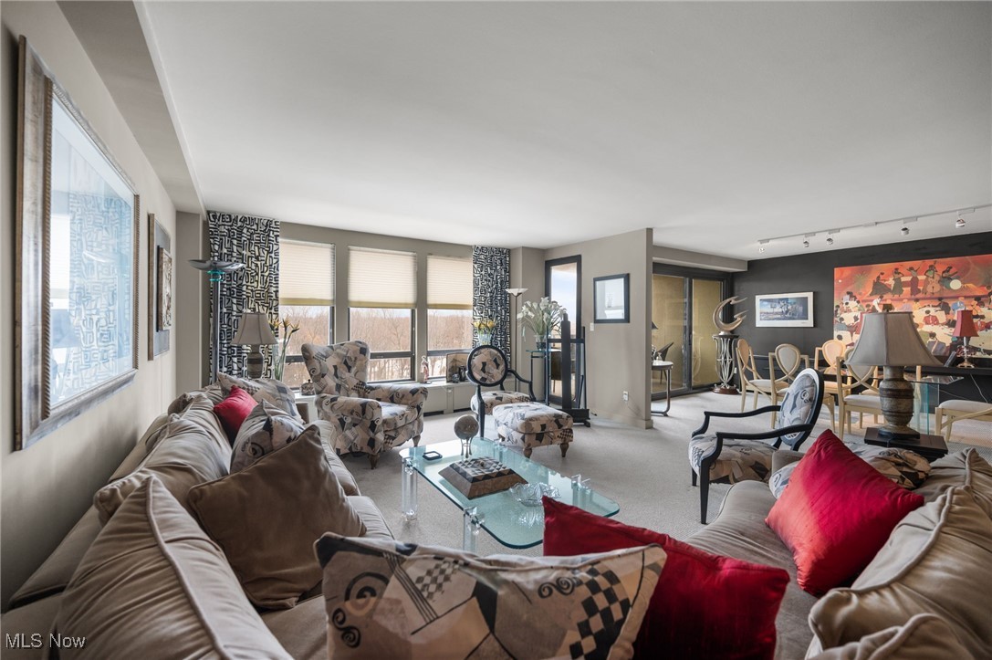 1 Bratenahl Place Cleveland OH 44108