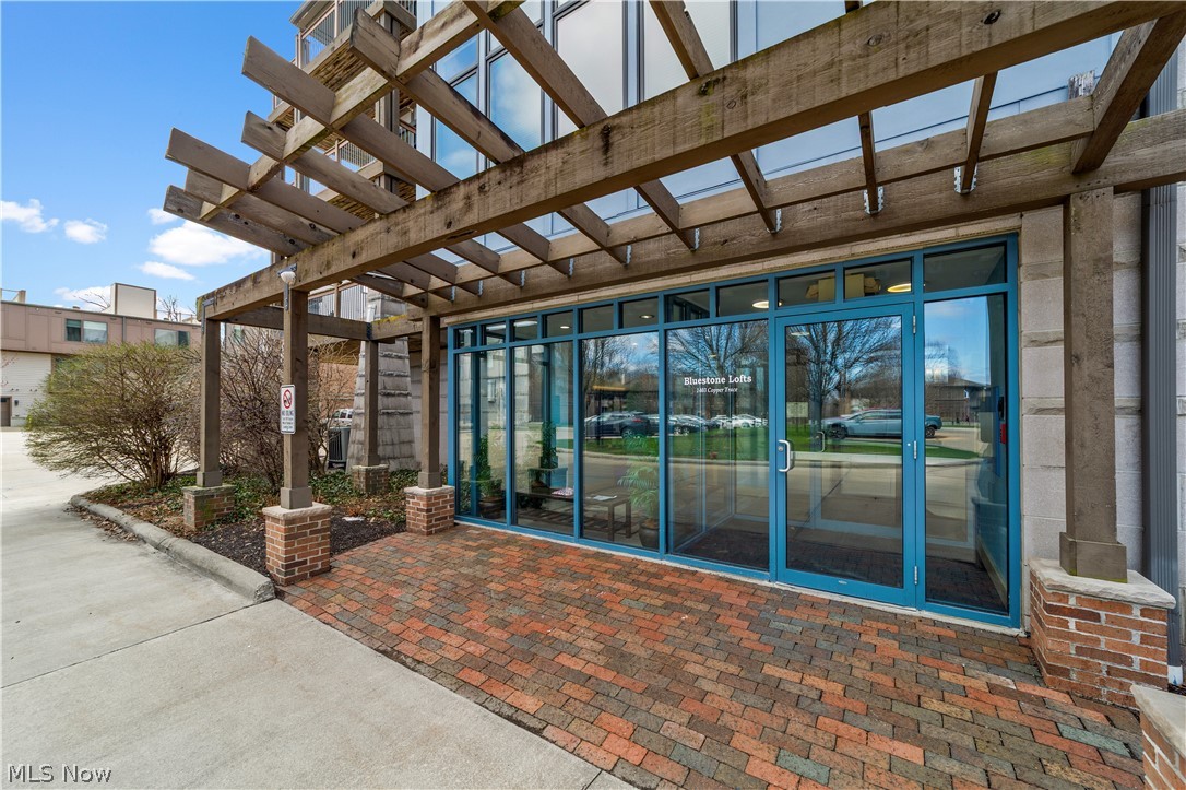 1403 Copper Trace Cleveland Heights OH 44118