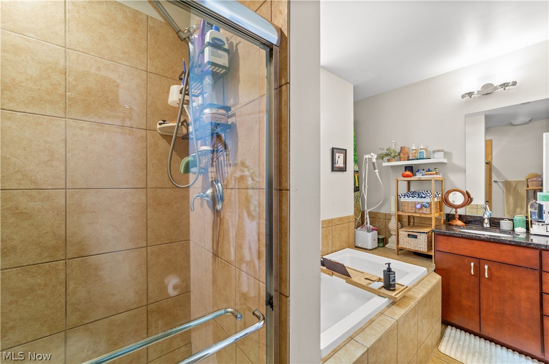 1403 Copper Trace Cleveland Heights OH 44118