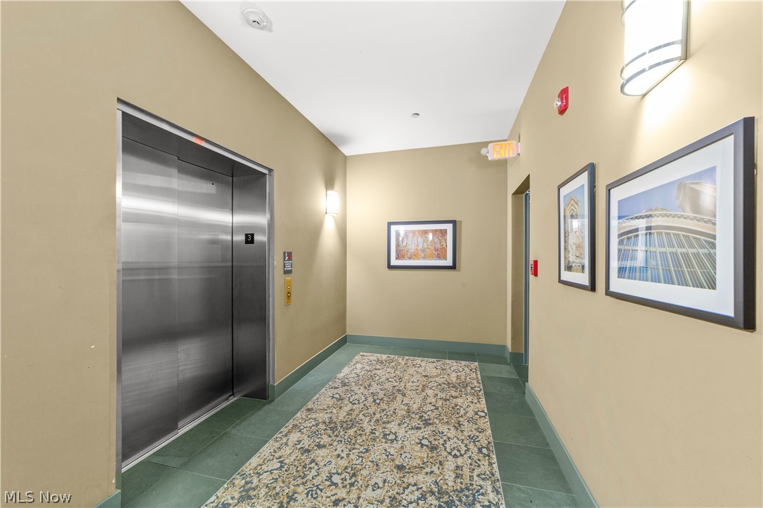 1403 Copper Trace Cleveland Heights OH 44118