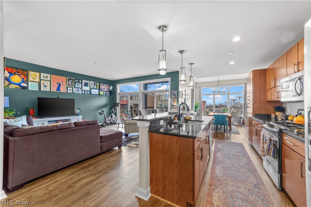 1403 Copper Trace Cleveland Heights OH 44118