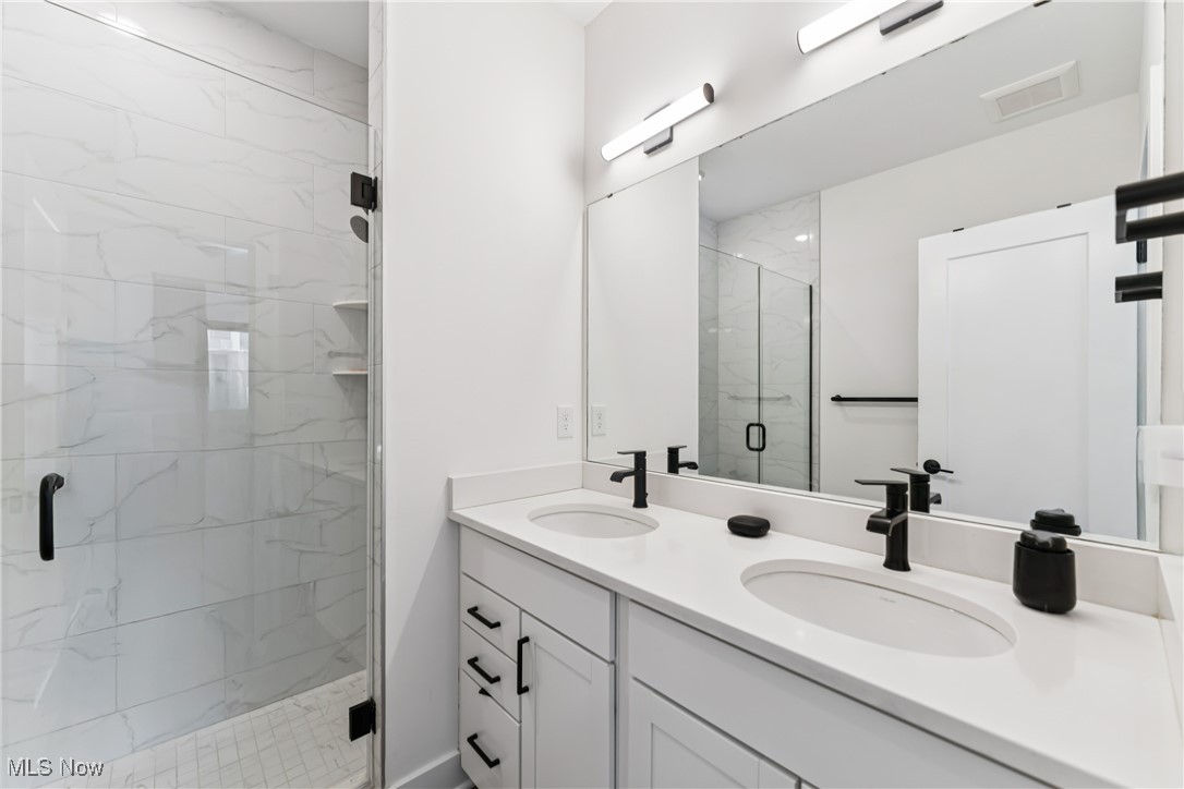 1440 E 15 Street Cleveland OH 44114