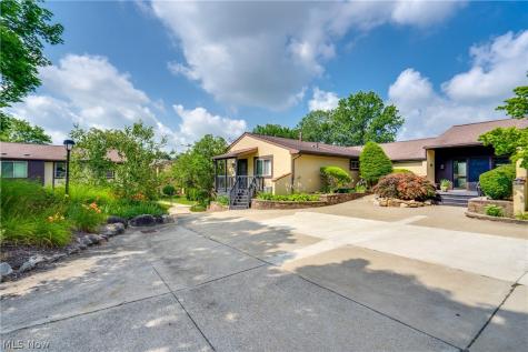 3388 S Smith Road Fairlawn OH 44333