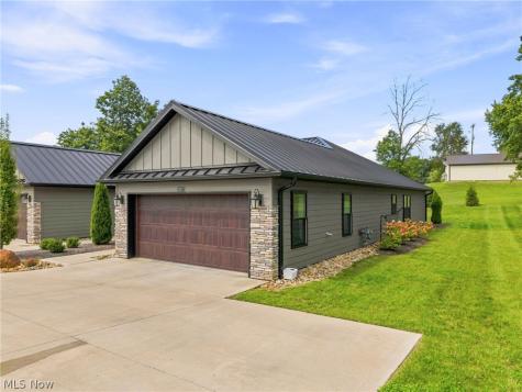 1017 Sycamore Lane Millersburg OH 44654