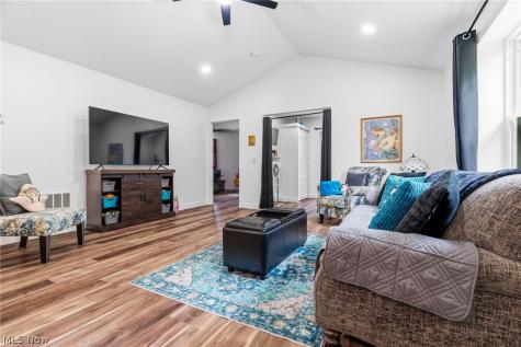 1017 Sycamore Lane Millersburg OH 44654
