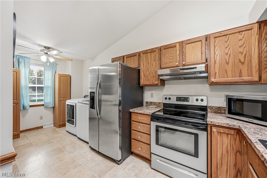 111 Greenfield Oval NW Warren OH 44483