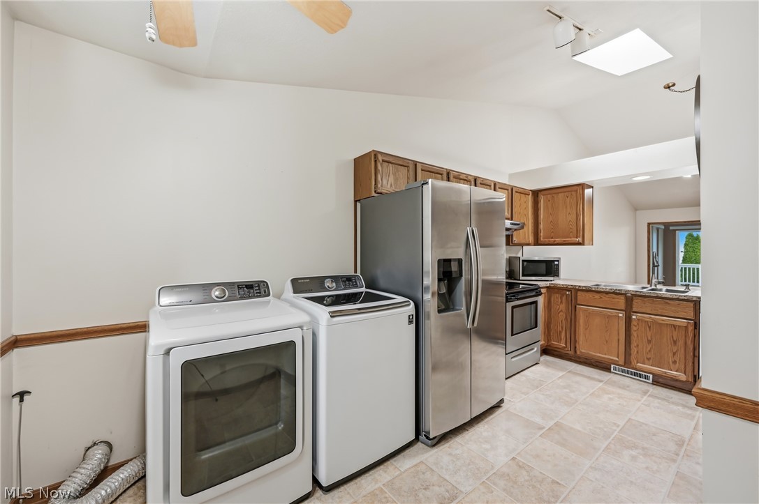 111 Greenfield Oval NW Warren OH 44483