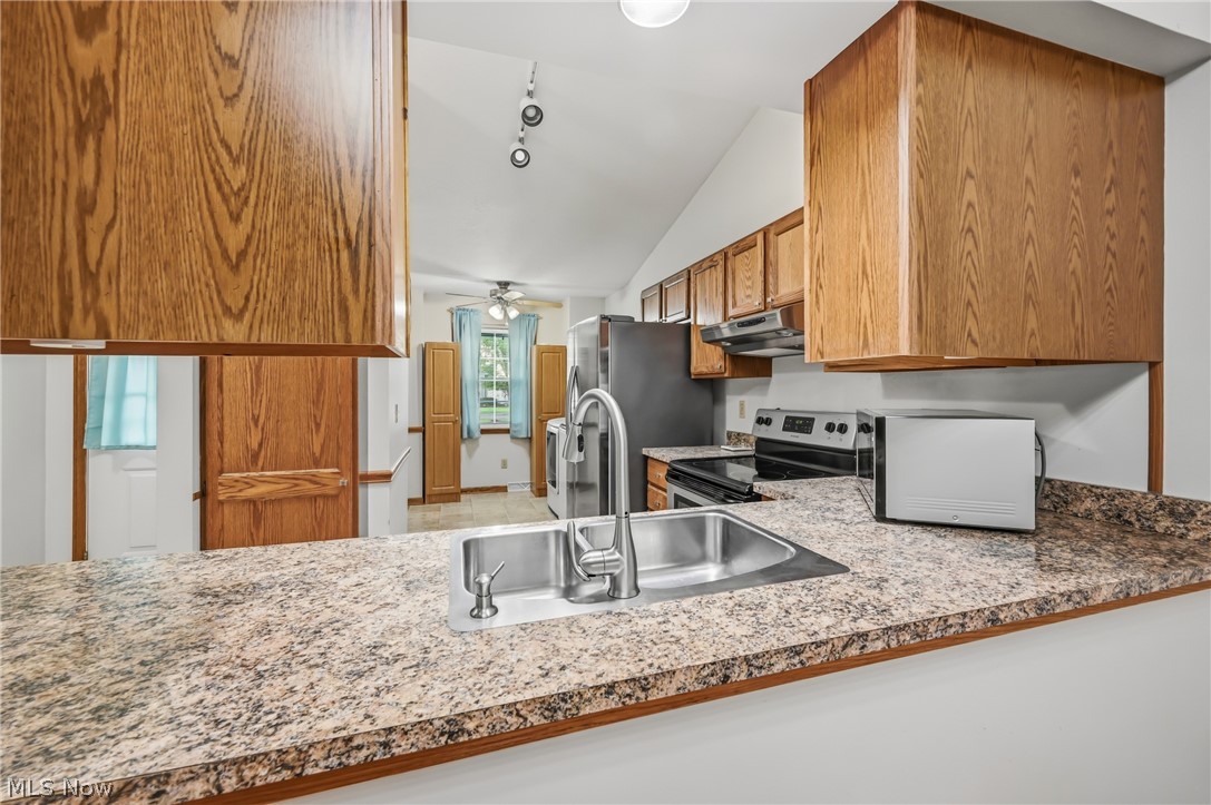 111 Greenfield Oval NW Warren OH 44483