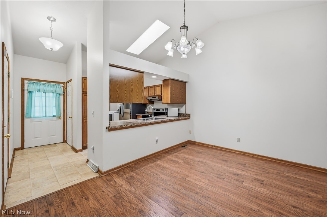 111 Greenfield Oval NW Warren OH 44483