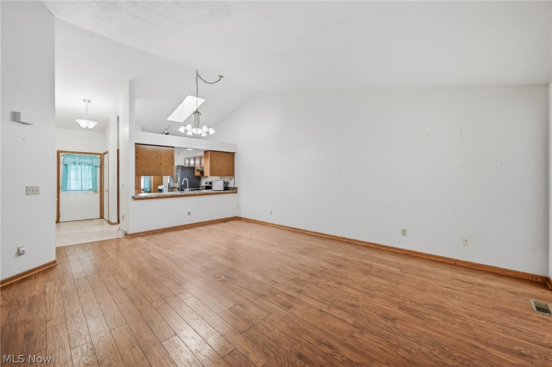 111 Greenfield Oval NW Warren OH 44483