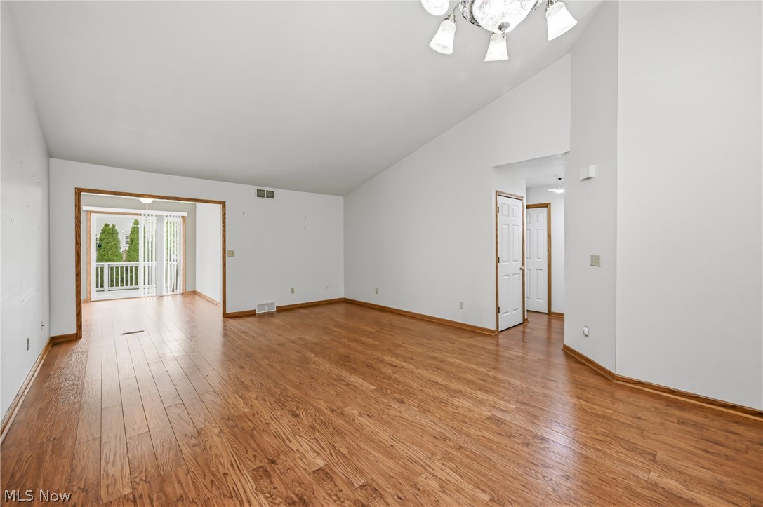111 Greenfield Oval NW Warren OH 44483