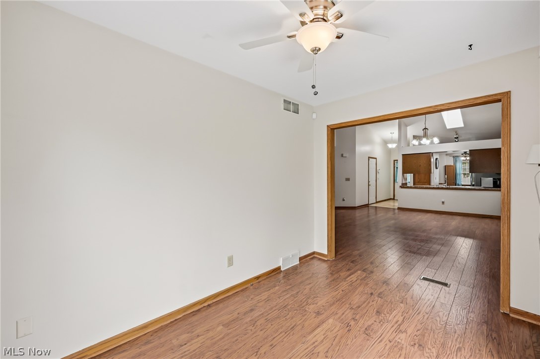 111 Greenfield Oval NW Warren OH 44483
