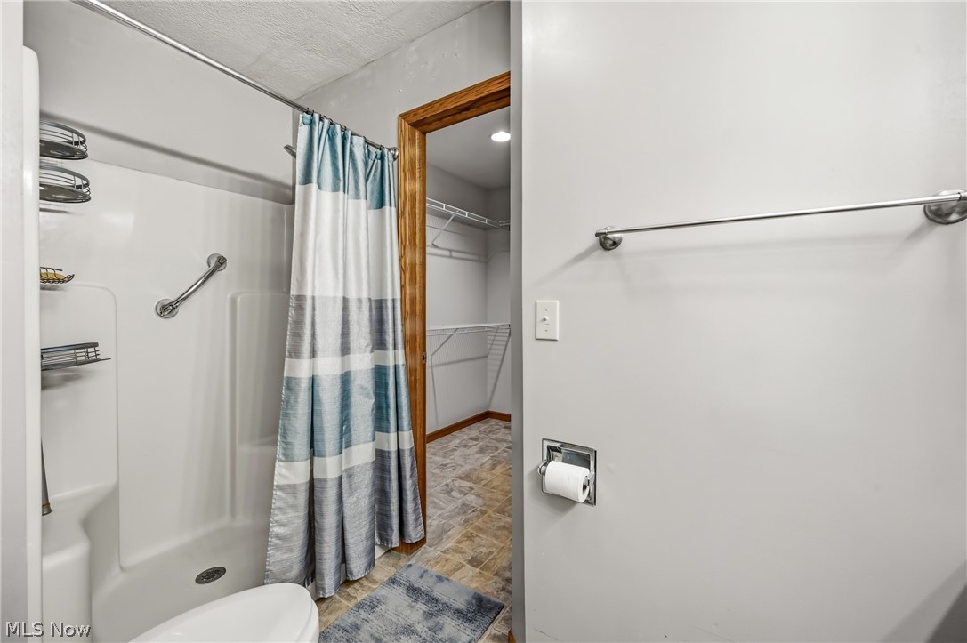 111 Greenfield Oval NW Warren OH 44483