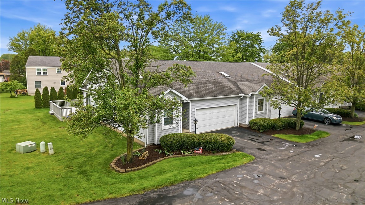 111 Greenfield Oval NW Warren OH 44483