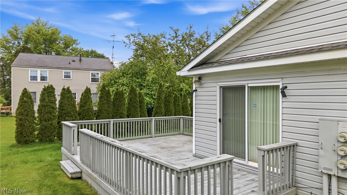 111 Greenfield Oval NW Warren OH 44483