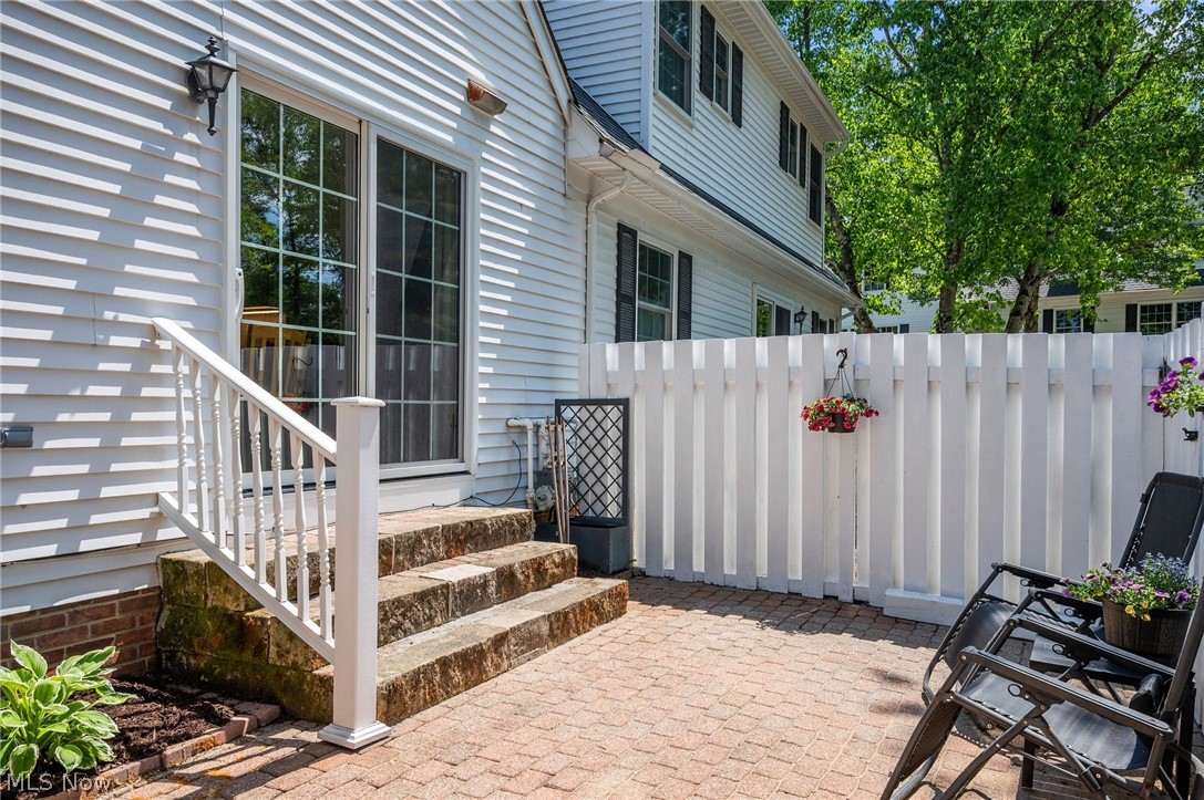 25 Commons Court Chagrin Falls OH 44022