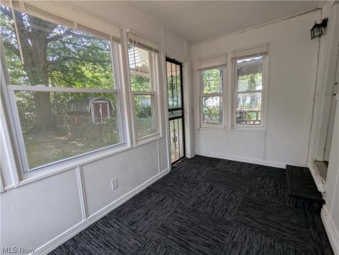 1542 E 256th Street Euclid OH 44132
