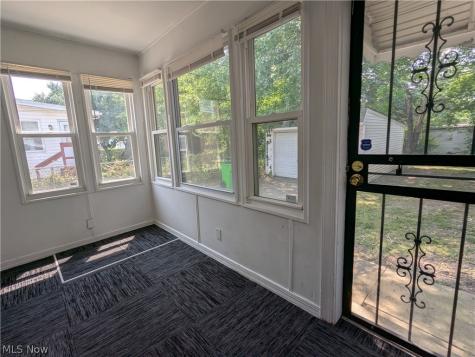 1542 E 256th Street Euclid OH 44132