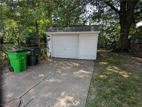 1542 E 256th Street Euclid OH 44132