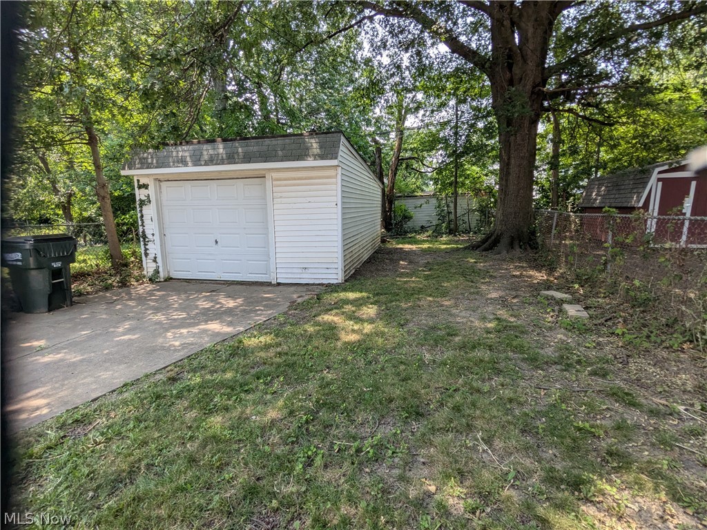 1542 E 256th Street Euclid OH 44132