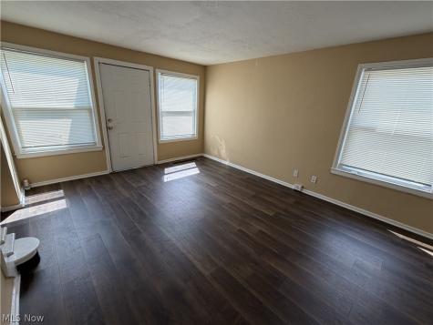 1542 E 256th Street Euclid OH 44132