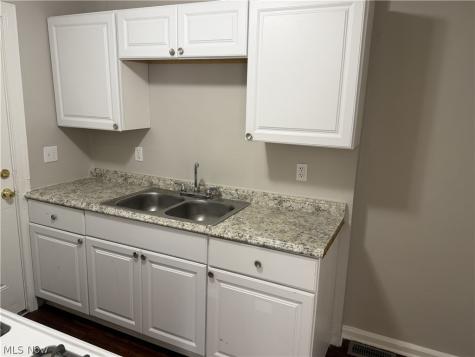 1542 E 256th Street Euclid OH 44132