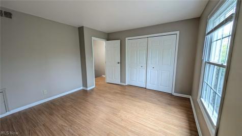 11 Trenton Square Euclid OH 44143