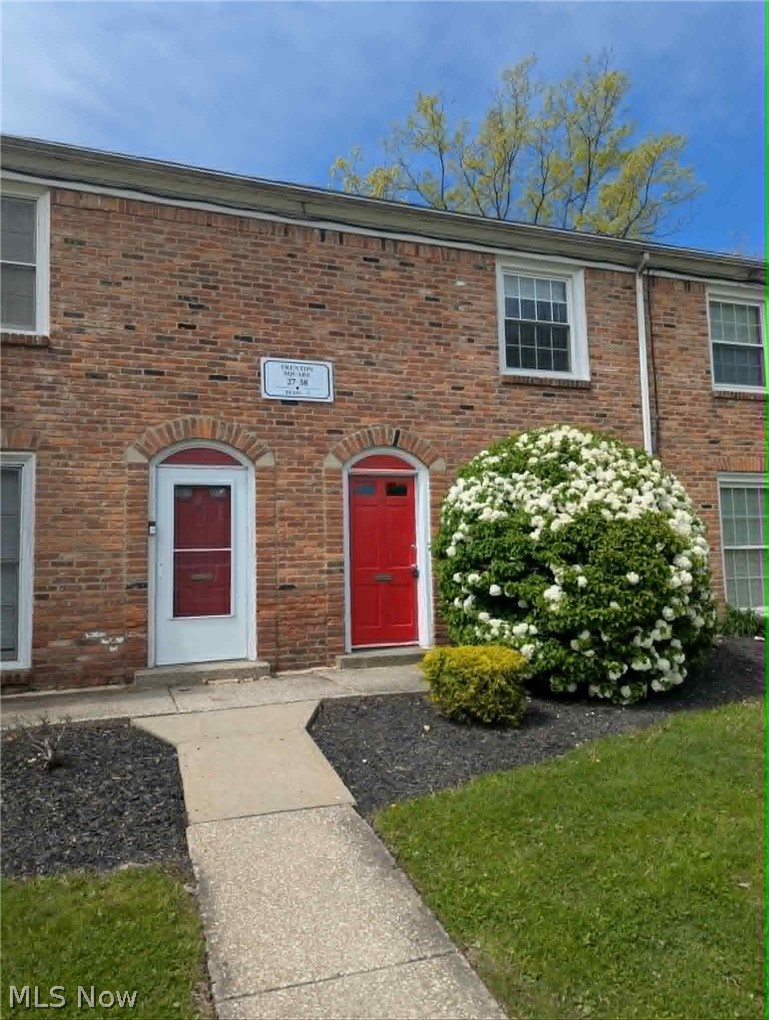 11 Trenton Square Euclid OH 44143