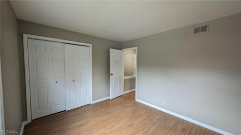 11 Trenton Square Euclid OH 44143