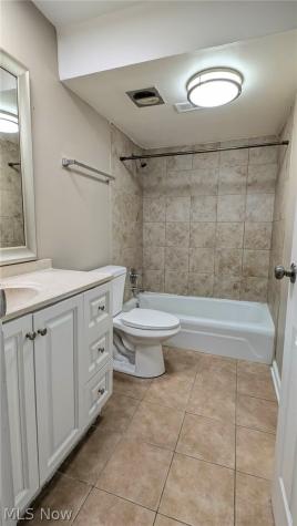 11 Trenton Square Euclid OH 44143
