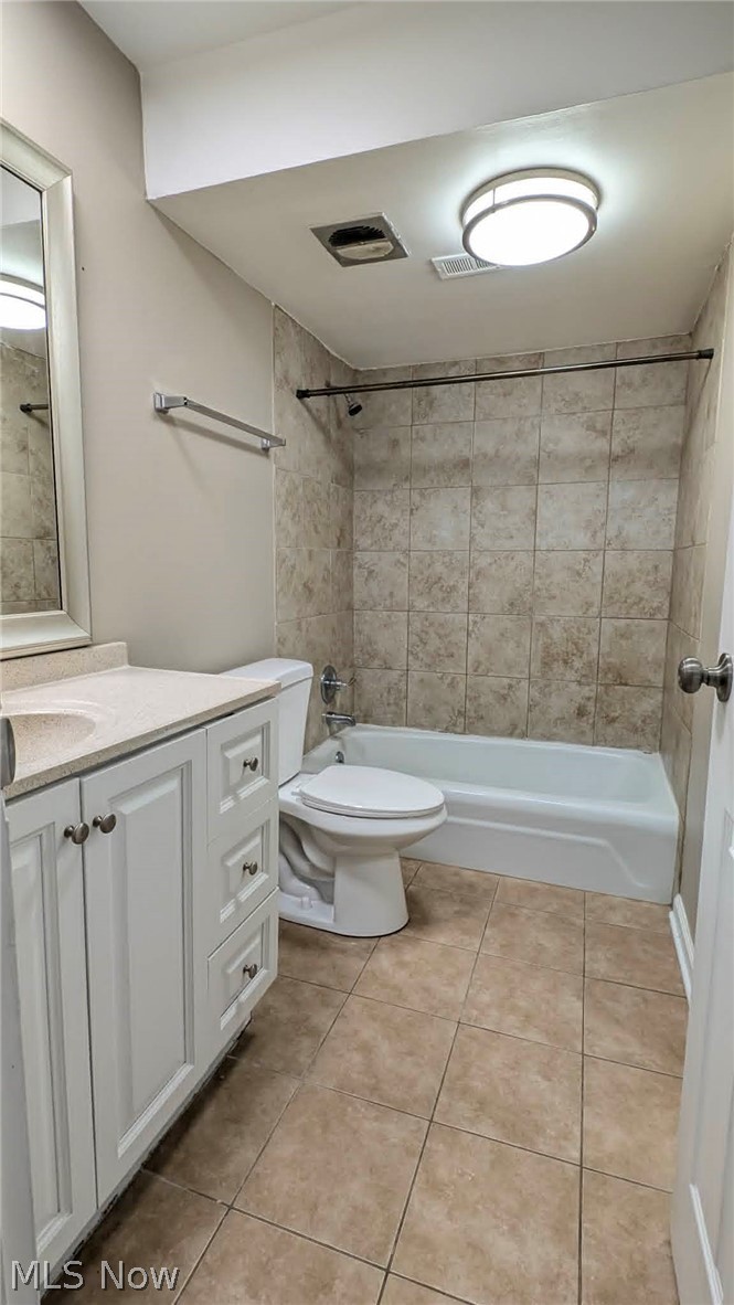 11 Trenton Square Euclid OH 44143