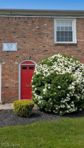 11 Trenton Square Euclid OH 44143