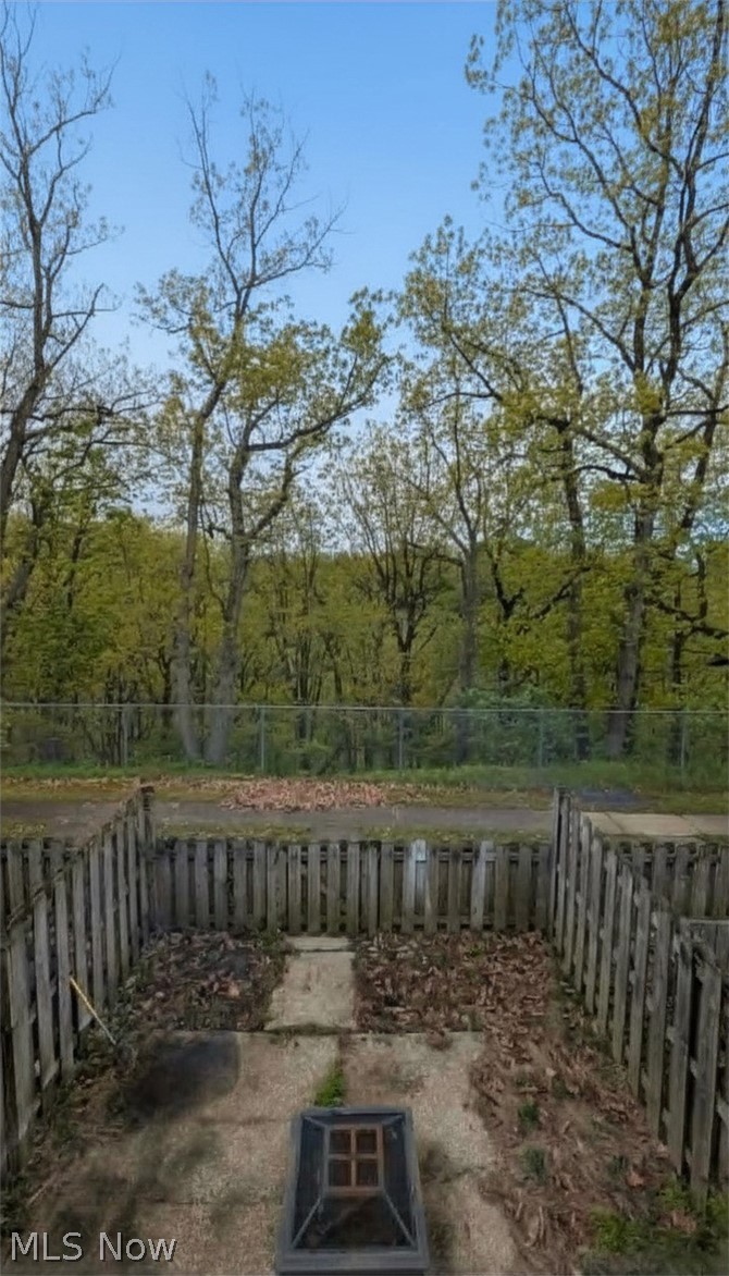 11 Trenton Square Euclid OH 44143