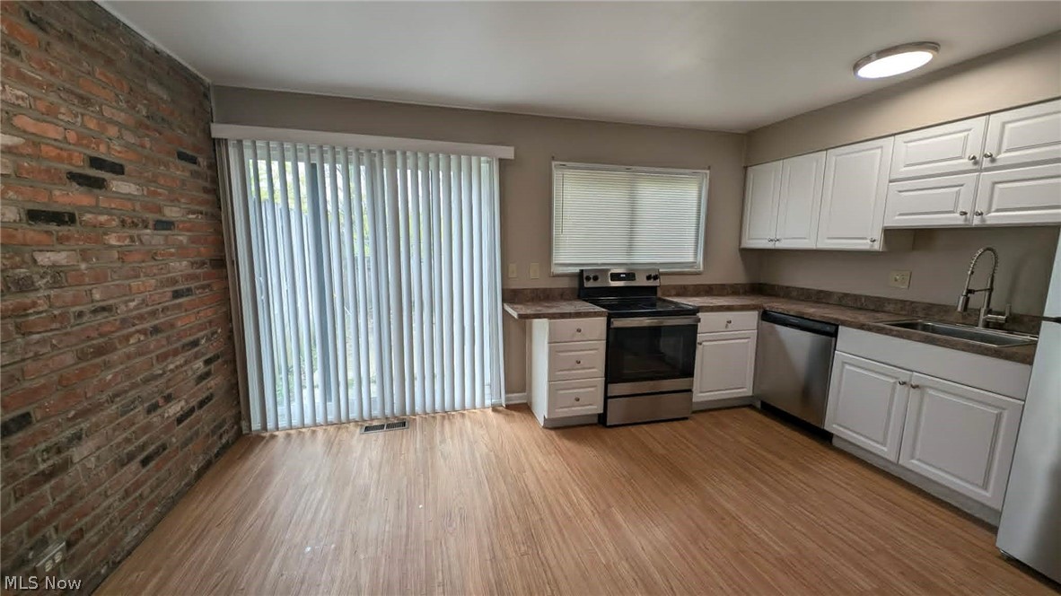 11 Trenton Square Euclid OH 44143