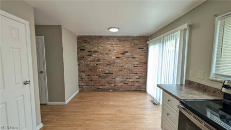 11 Trenton Square Euclid OH 44143